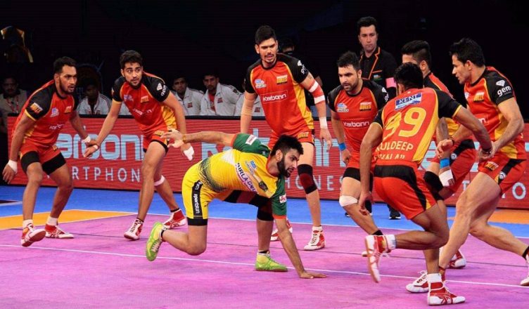 Playing the fantasy kabaddi game online